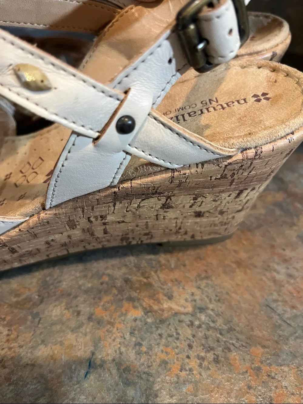 Vintage Naturalizer N5 Comfort size 11N white leather wedge sandals